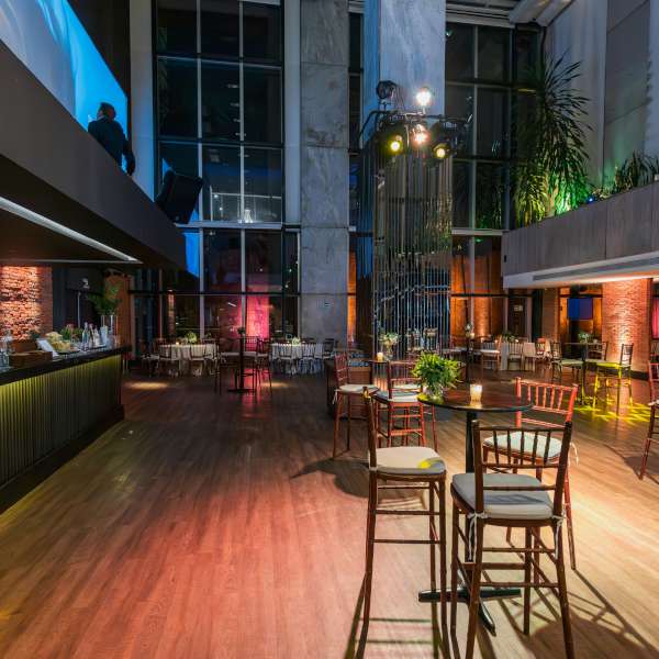 pexels-bertellifotografia-16985203-A600x600