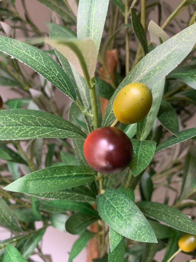 Olivo-artificial-185-cm-selvavita-realista-detalle-olivas-ramas